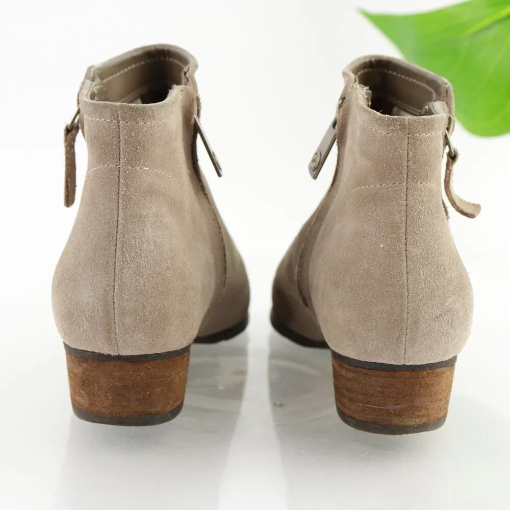 Blondo Womens Linda Boots Size 7 Waterproof Taupe‎ Tan Suede Booties Block Heel